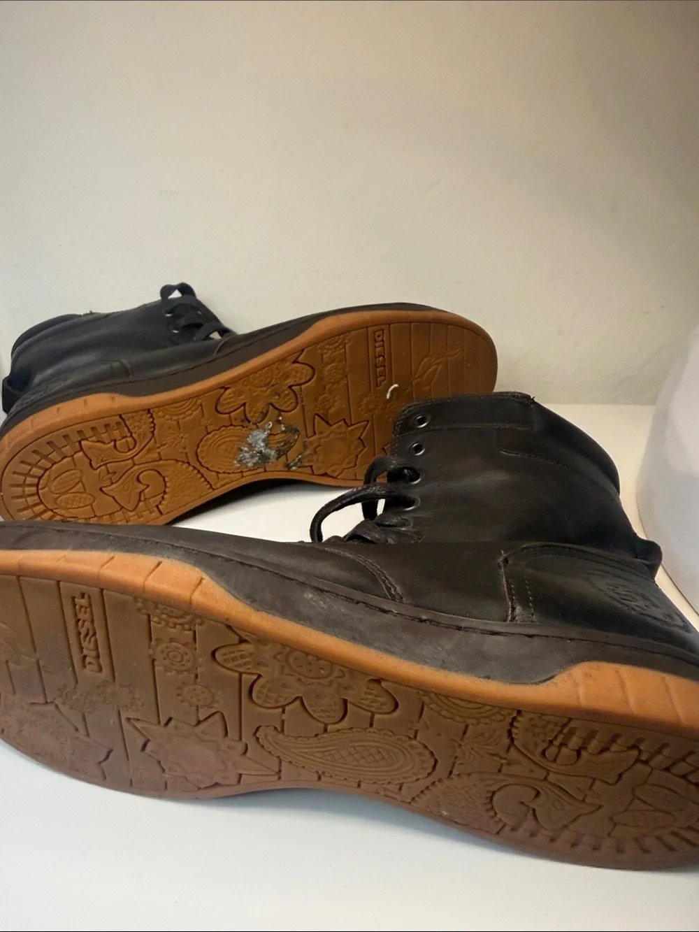 Diesel leather lace